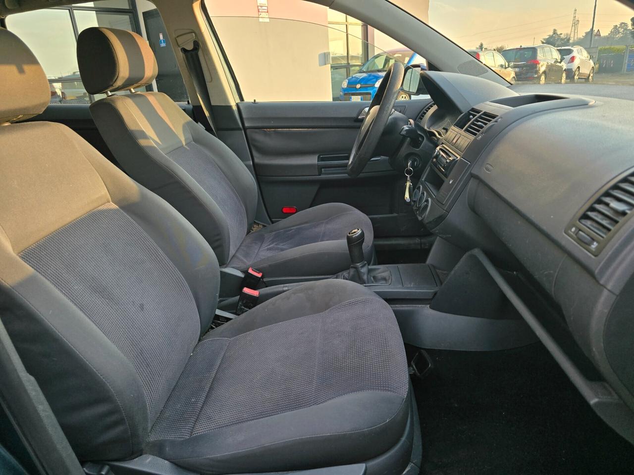 Volkswagen Polo 1.4benz - 5p.