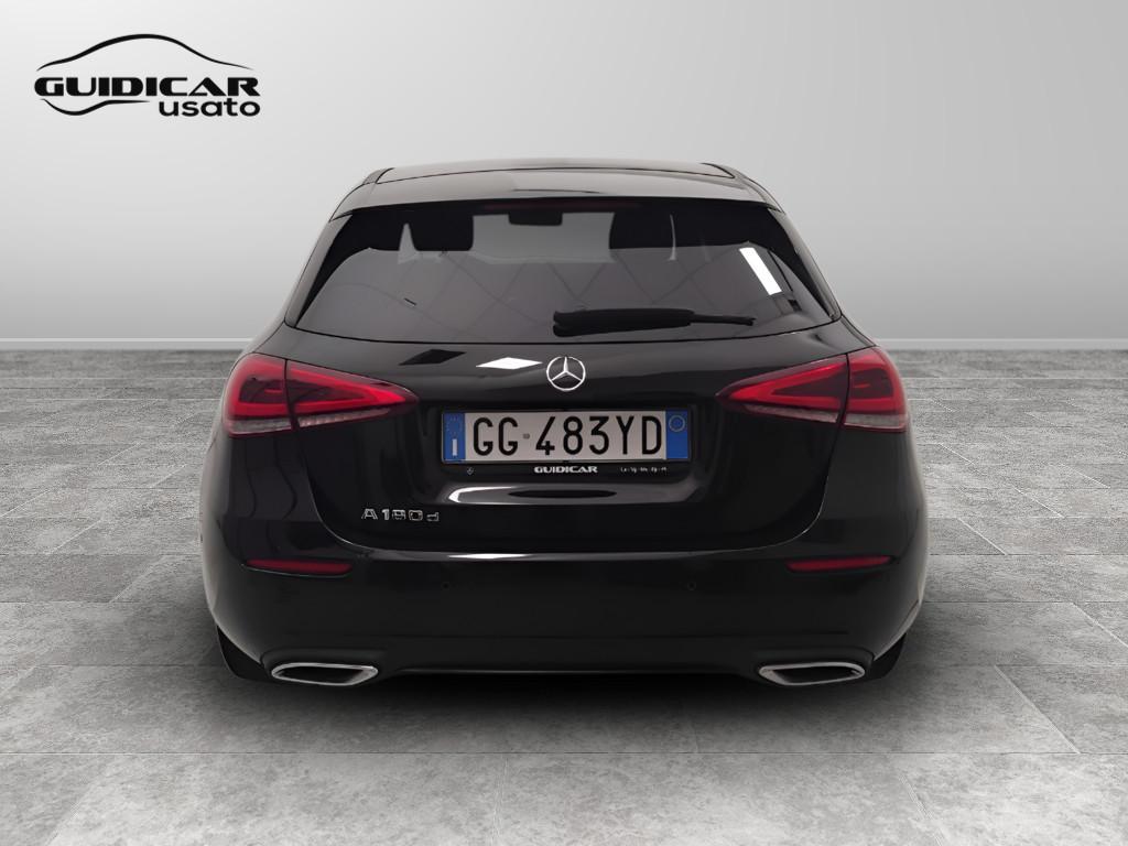 Mercedes-Benz Classe A - W177 2018 - A 180 d Sport auto