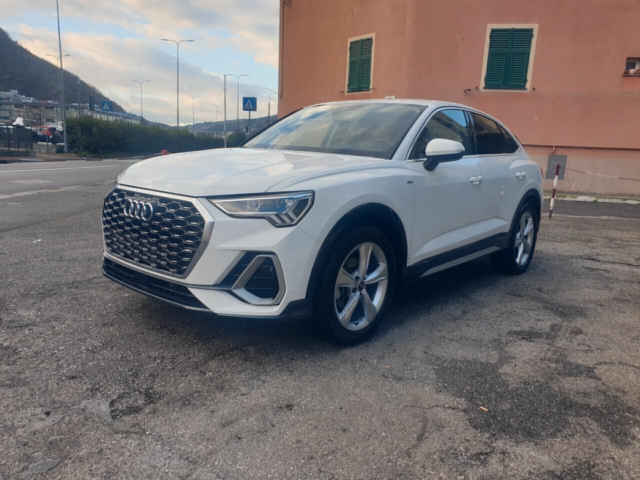 Audi Q3 SPB 35 TFSI S tronic line