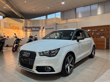 Audi A1 1.6 tdi Attraction 90cv *NEOPATENTATI*