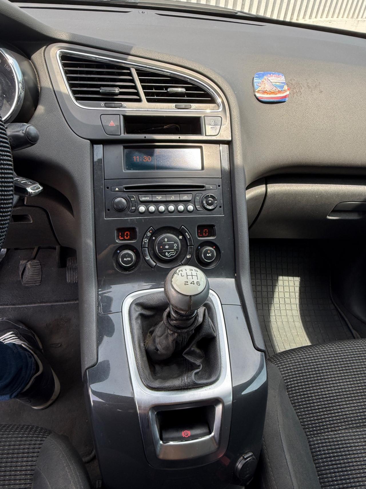 Peugeot 5008 1.6 HDi 115CV Business