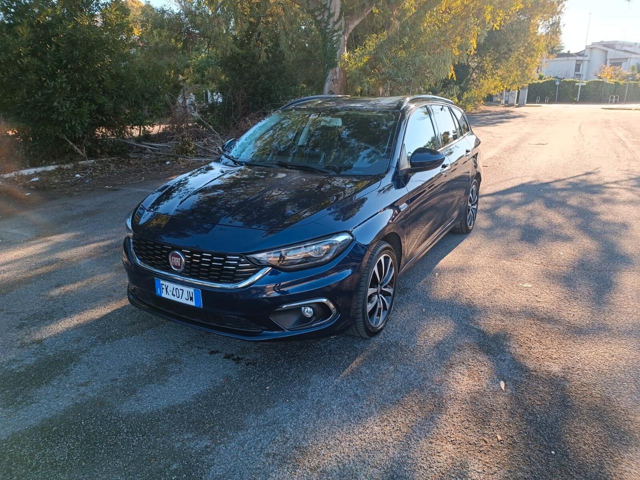 Fiat Tipo 1.6 Mjt S&S DCT SW Lounge TECH