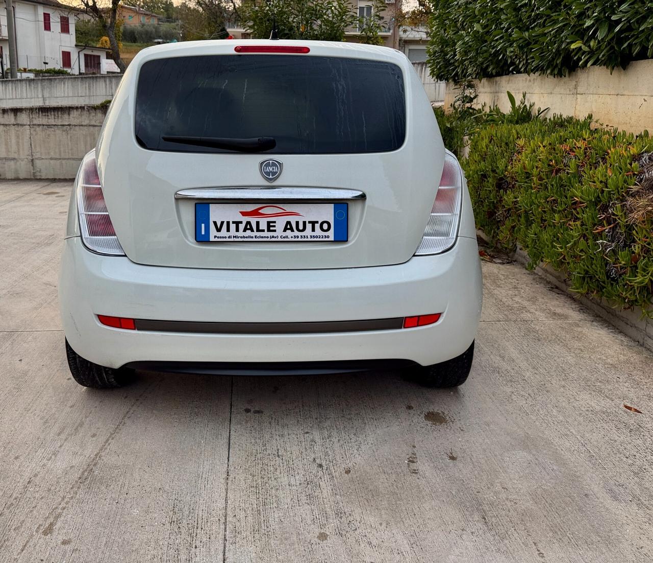 Lancia Ypsilon 1.3 MJT 75 CV MomoDesign
