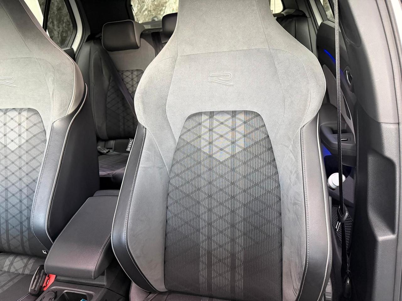 Volkswagen Golf 1.5 eTSI 150 CV EVO ACT DSG R-Line