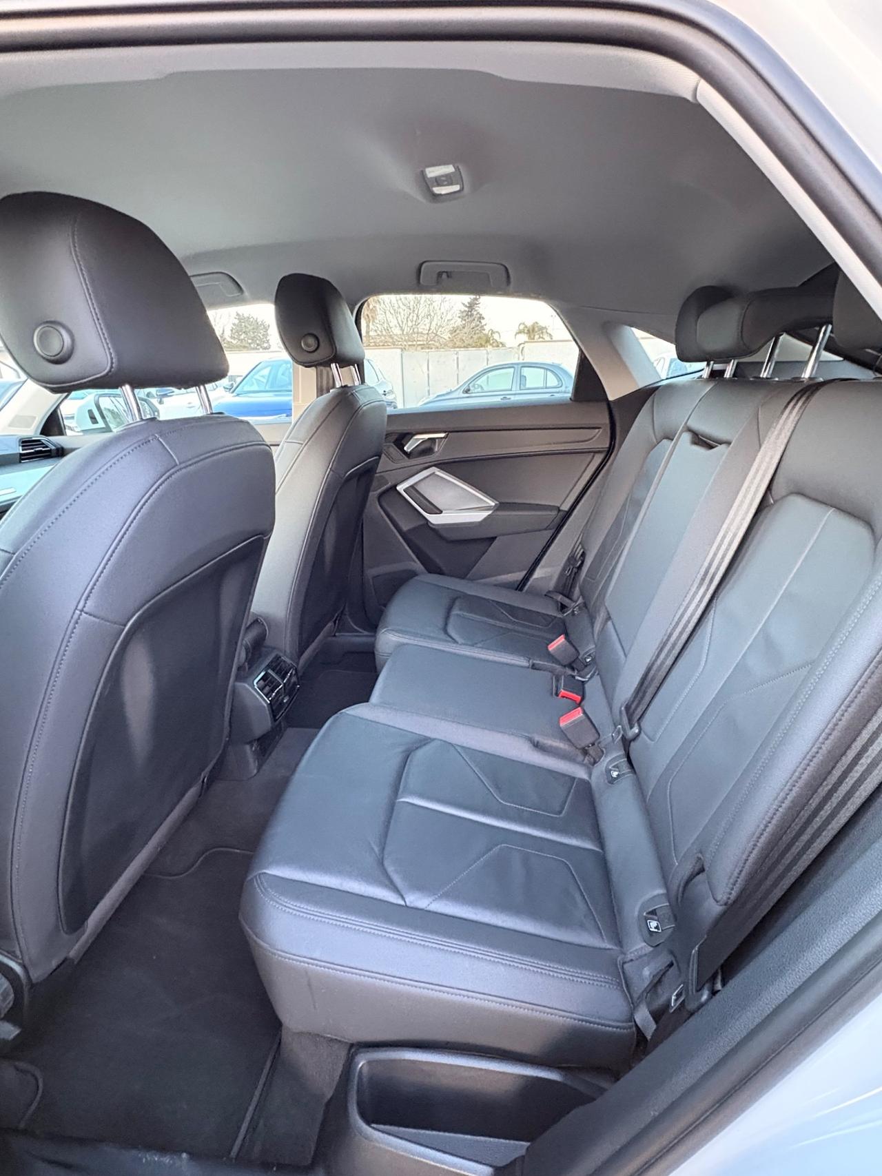 Audi Q3 35 TDI Sportback s line edition