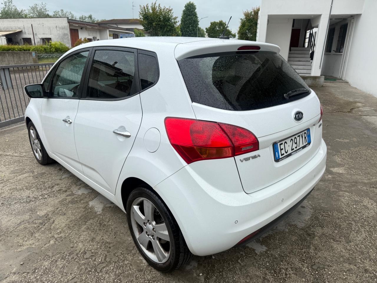 Kia Venga 1.6 CRDi DIESEL FULL OPT POCHI KM NEOPATE