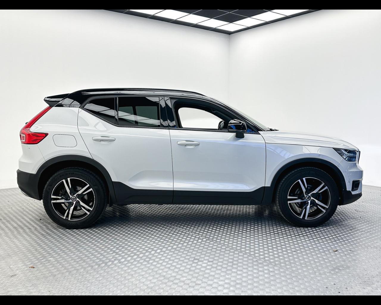 VOLVO XC40 (2017--->) - XC40 D3 AWD Geartronic R-design