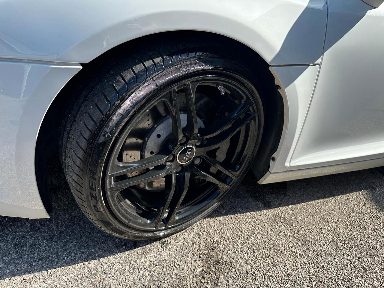 Audi R8 4.2 V8 FSI quattro R tronic