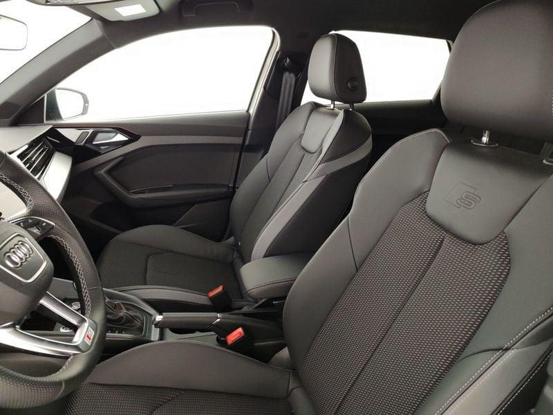 Audi A1 Sportback 40 TFSI S tronic Identity Black