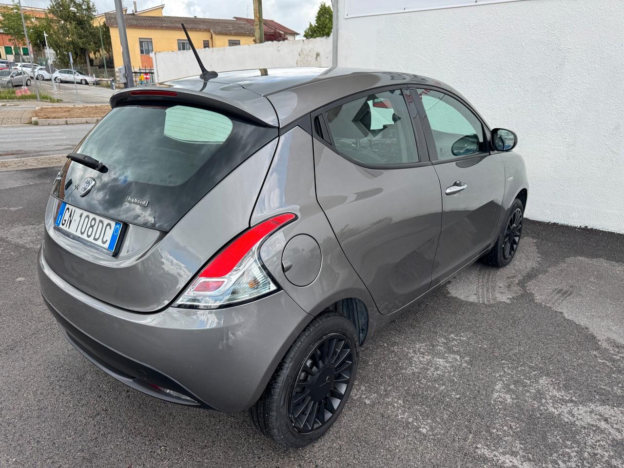 Lancia Ypsilon 1.0 FireFly 5 porte S&S Hybrid UnYca