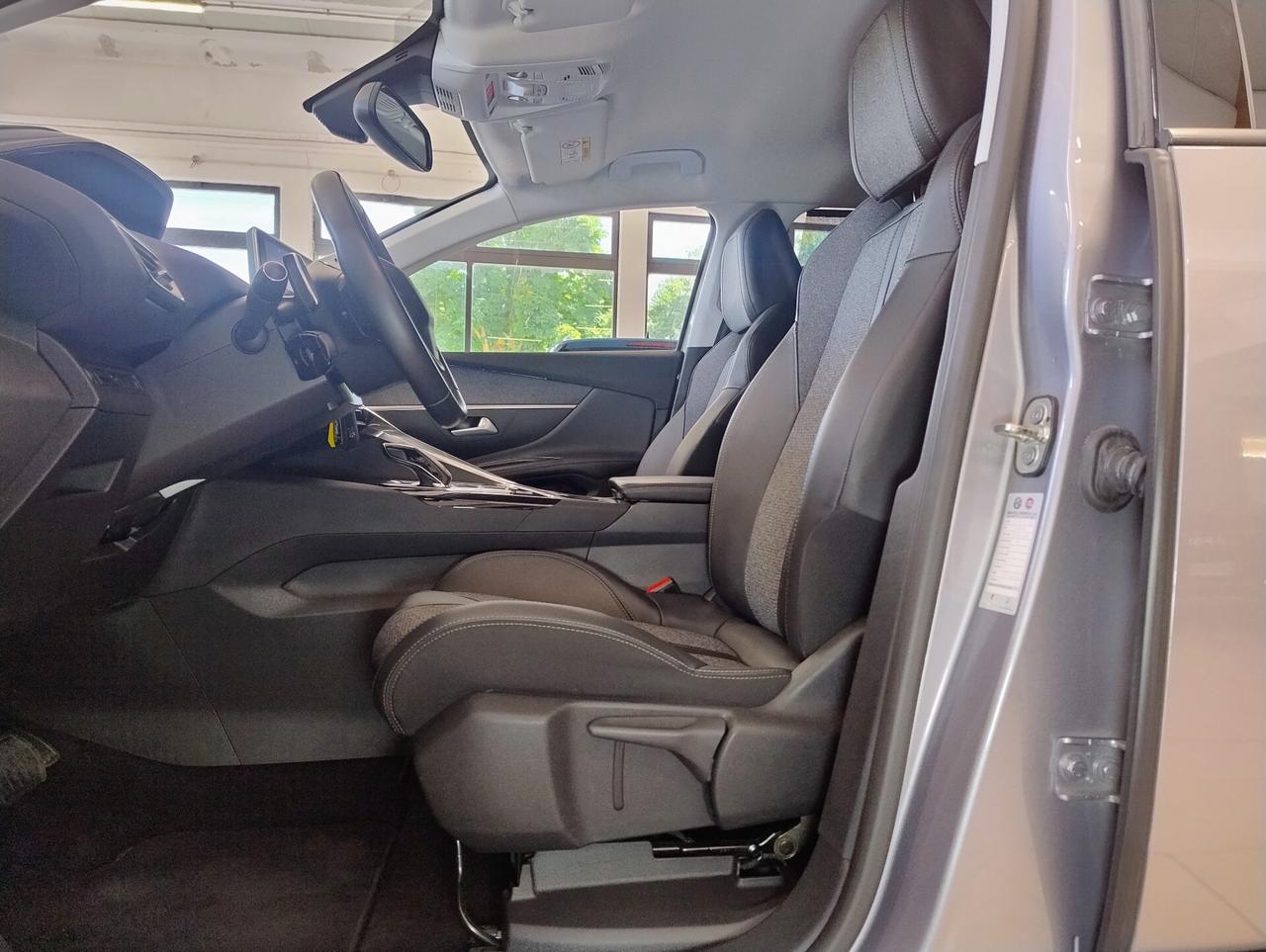 Peugeot 5008 1.5 bluehdi Allure EAT8 7POSTI NAVI LED