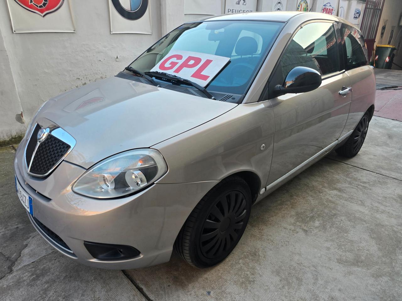 Lancia Ypsilon 1.2 69 CV GPL