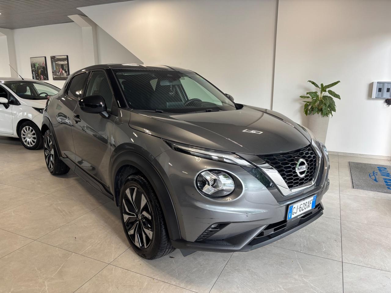 Nissan Juke 1.0 DIG-T 114 CV Kiiro
