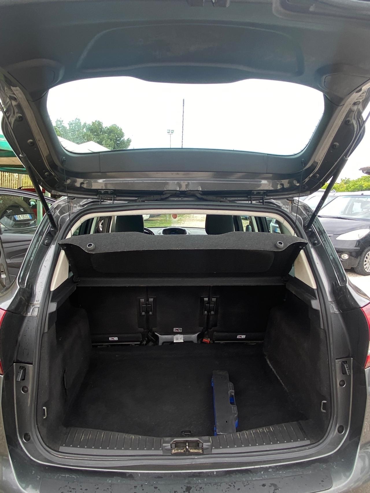 Peugeot 5008 1.6 HDi 110CV Business