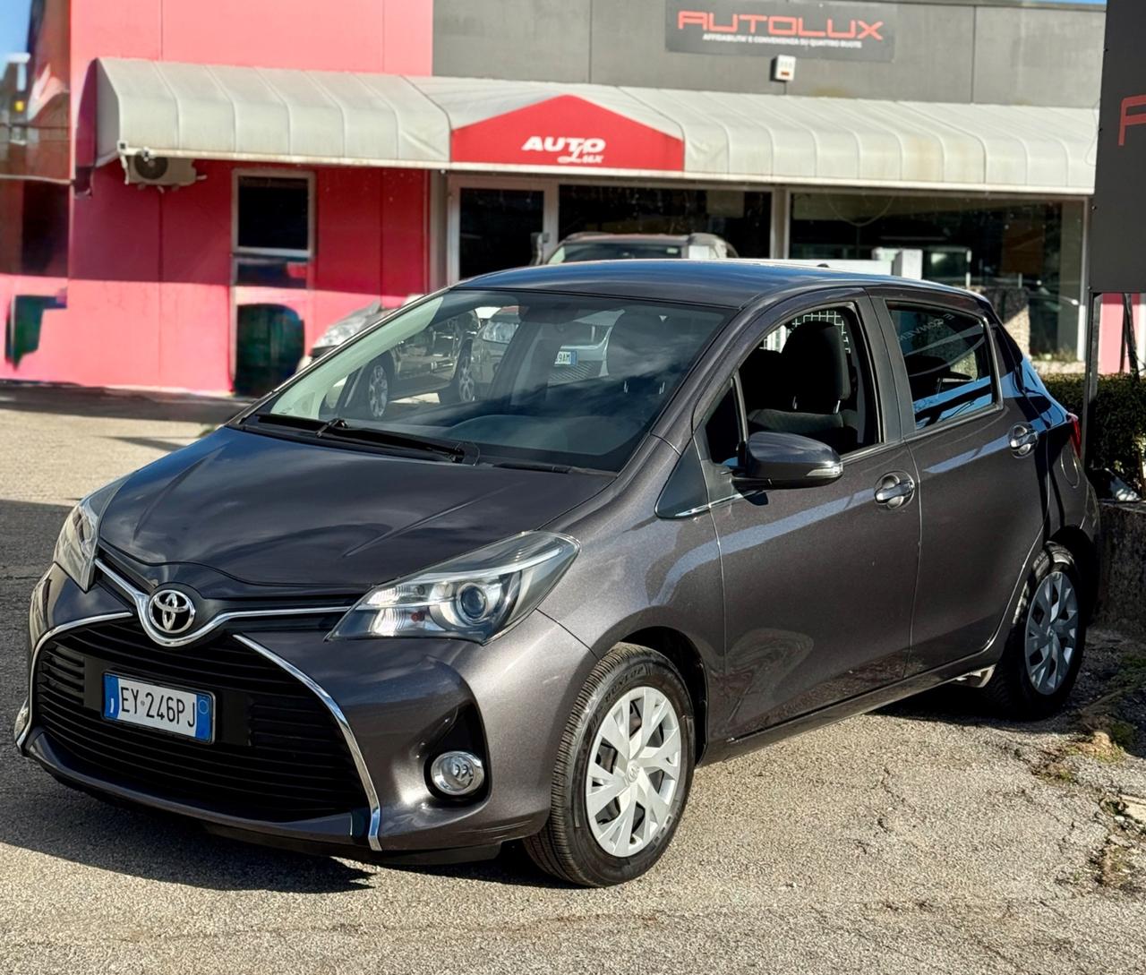 Toyota Yaris 1.0 5 porte Lounge 2015 OK NEOPATENTATI