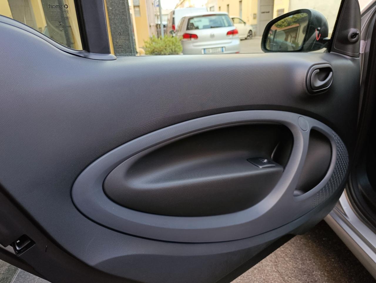 Smart ForTwo 70 1.0 twinamic aut. solo Km 8.142