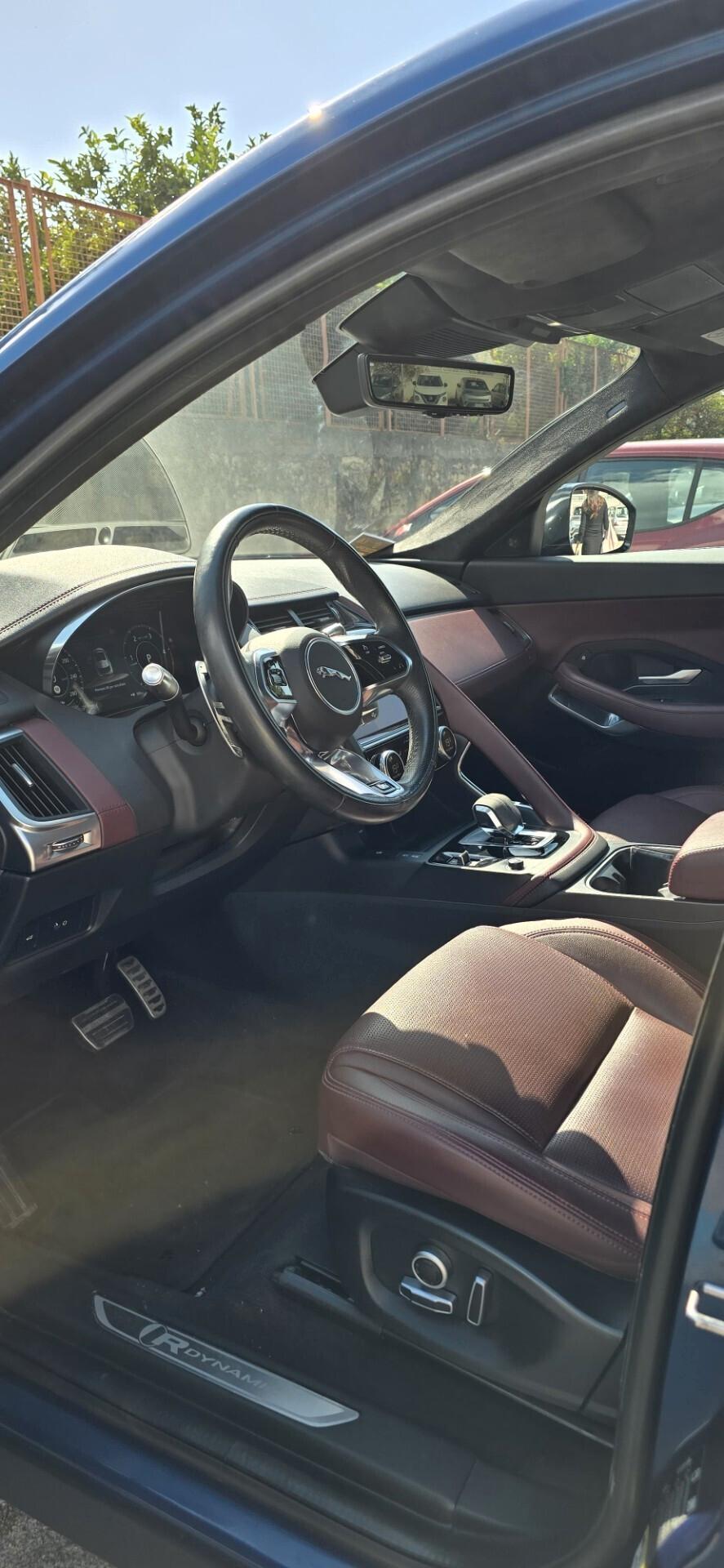 Jaguar E-Pace 2.0D I4 163 CV R-Dynamic