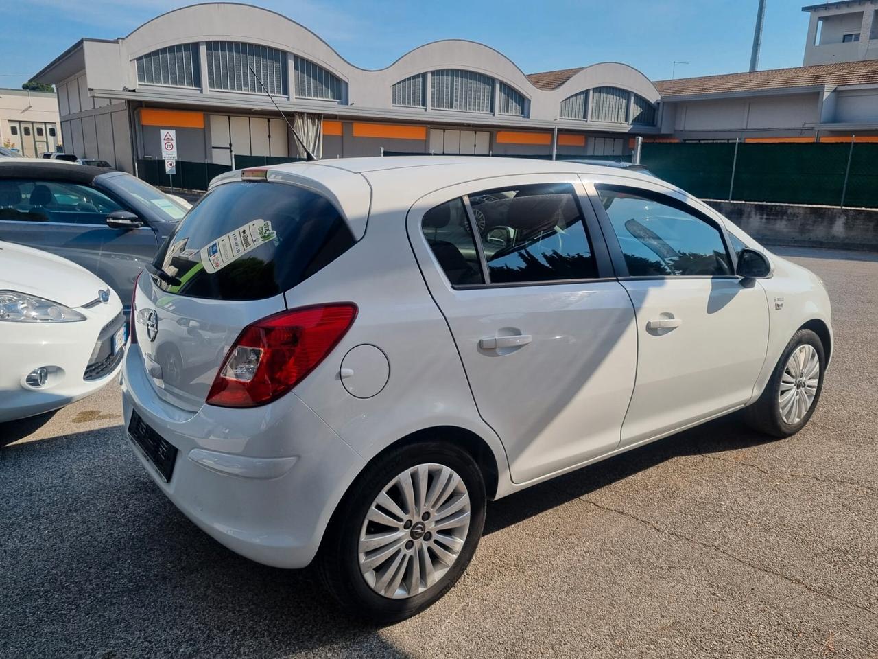 Opel Corsa 1.2 85CV 5 porte GPL-TECH Edition
