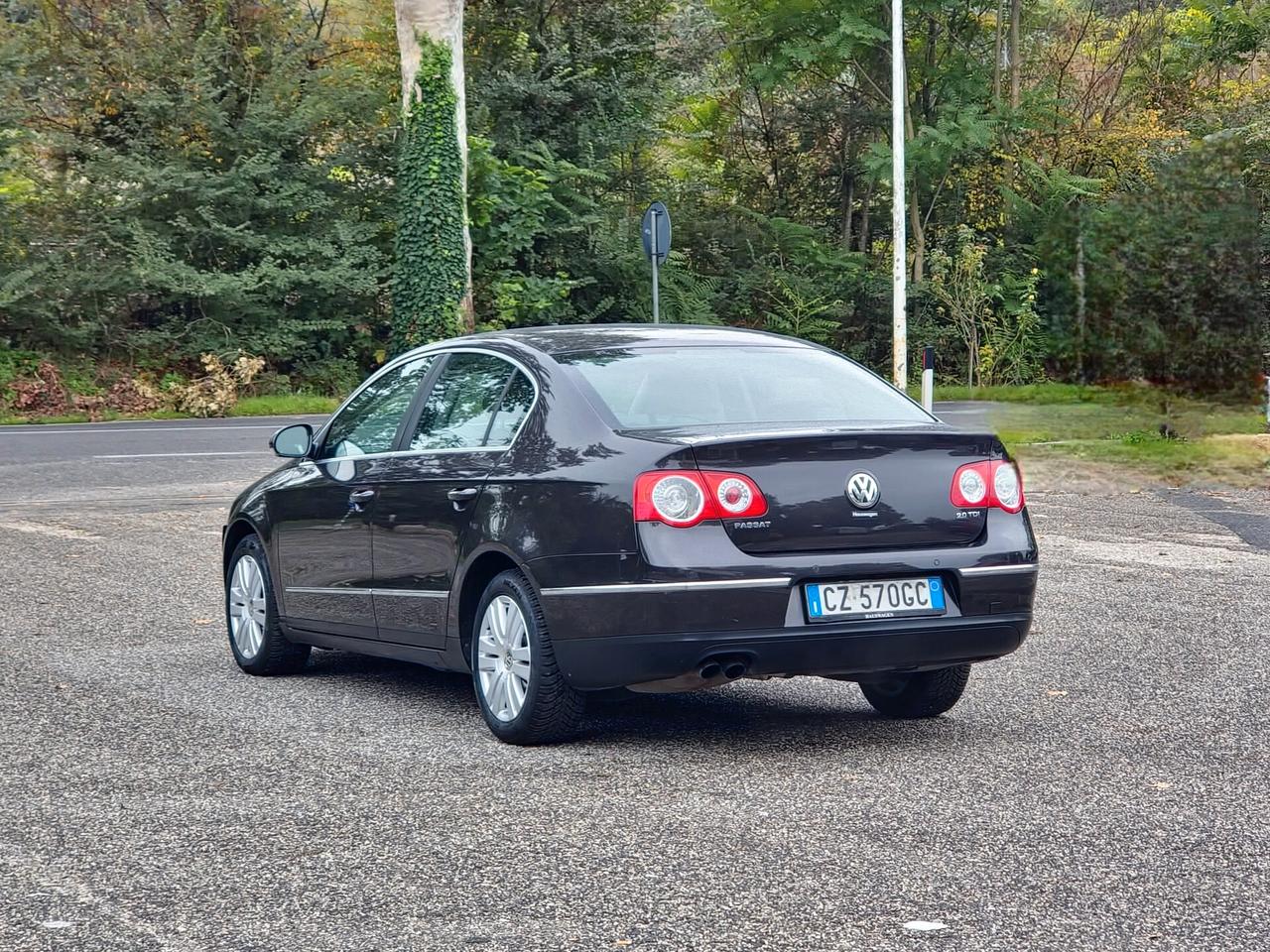 Volkswagen Passat 2.0 TDI DPF Comfortline 2005-E4 Manuale