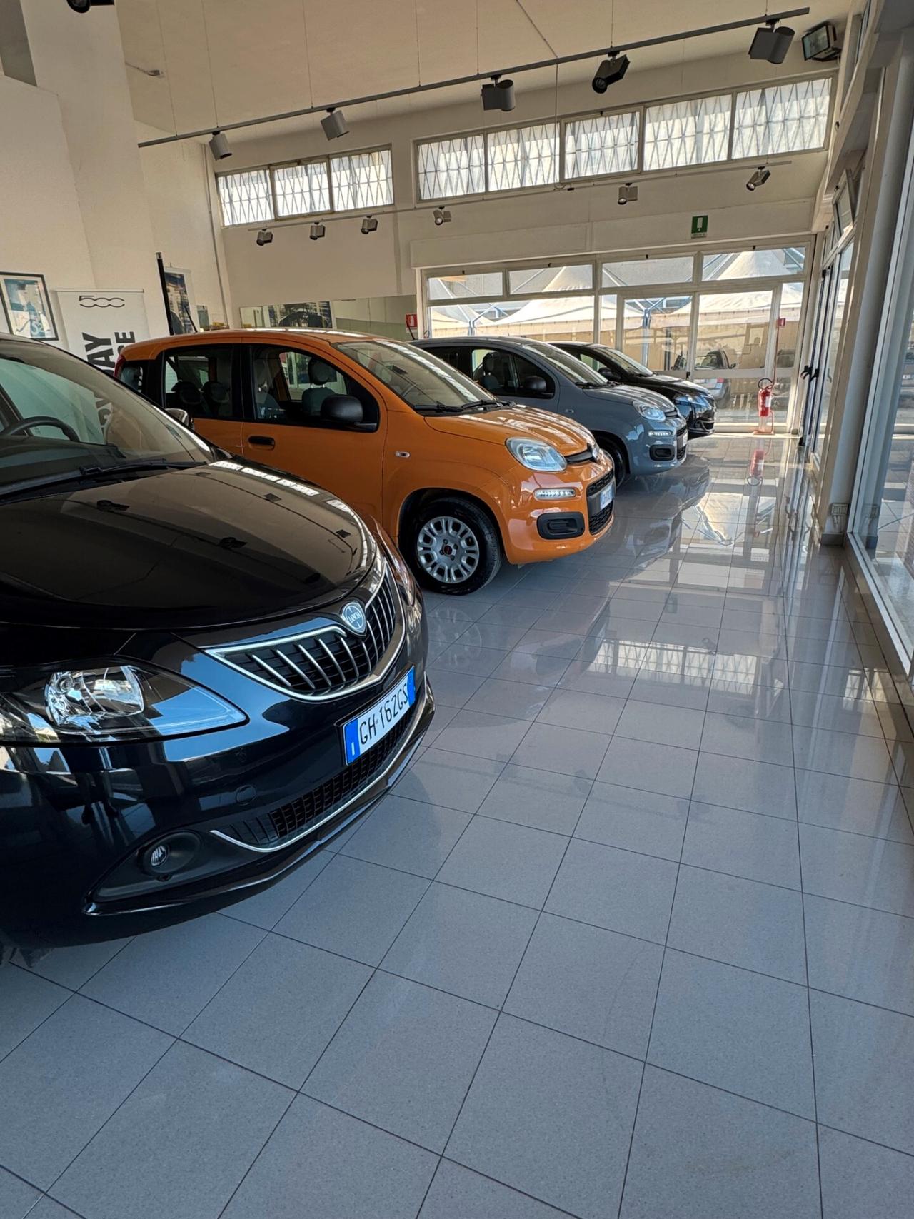 Lancia Ypsilon 1.0 FireFly 5 porte S&S Hybrid Ecochic Gold