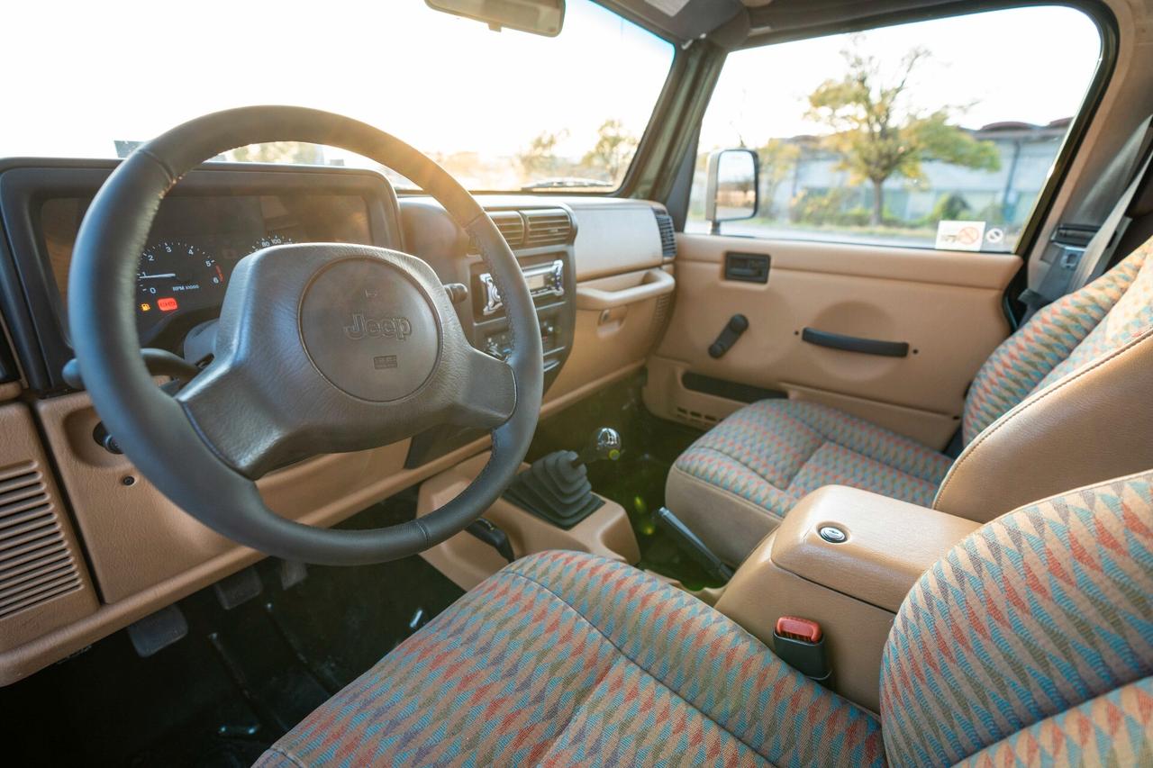 Jeep Wrangler 2.5 cat Soft top (EU)