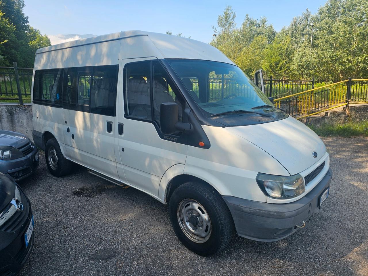 Ford Transit/Tourneo/Bus Transit 330 2.4 TD/120 cat PC Combi con pedana trasporto disabili 8 posti