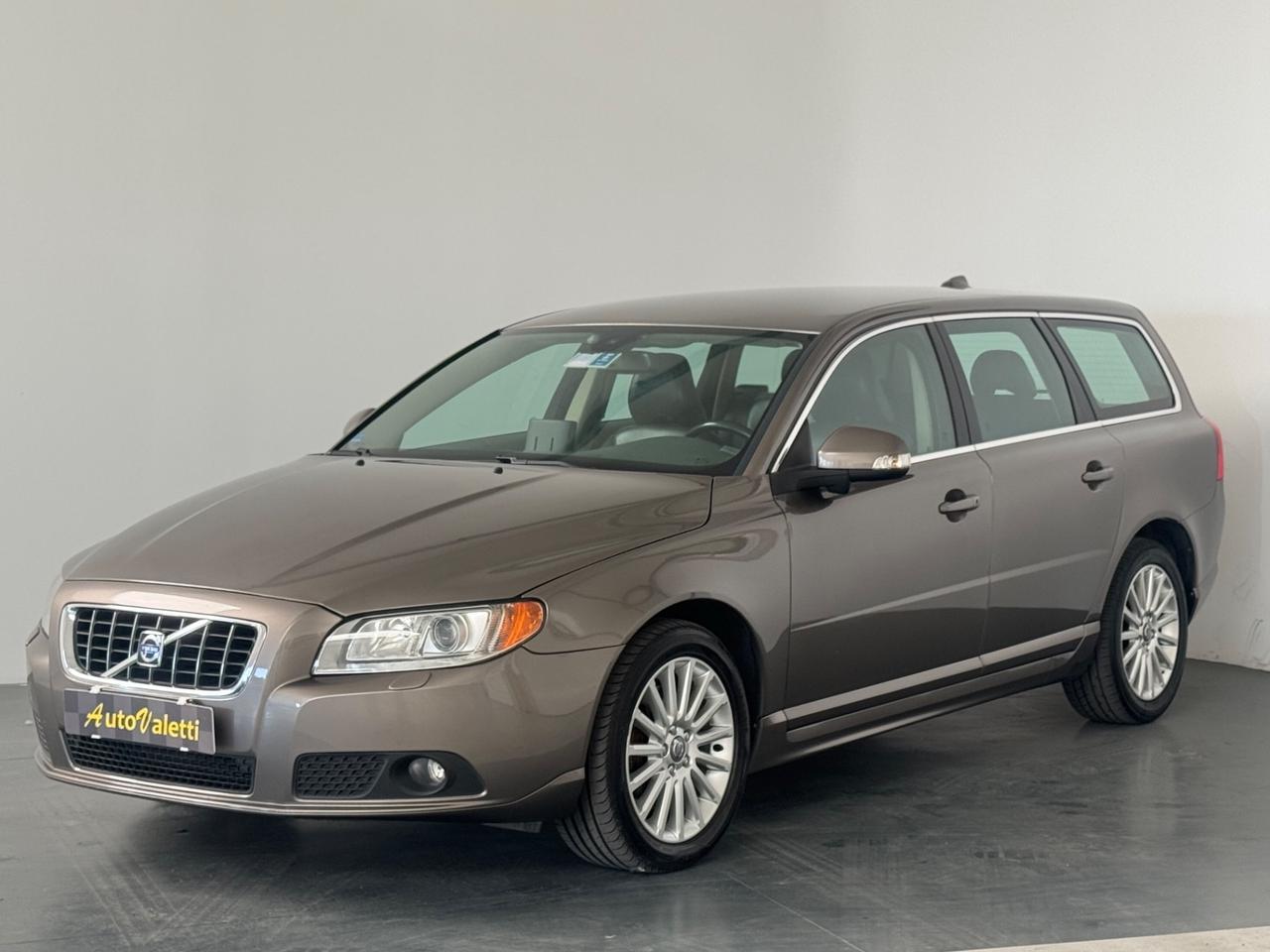 Volvo V70 2.4 D5 Summum