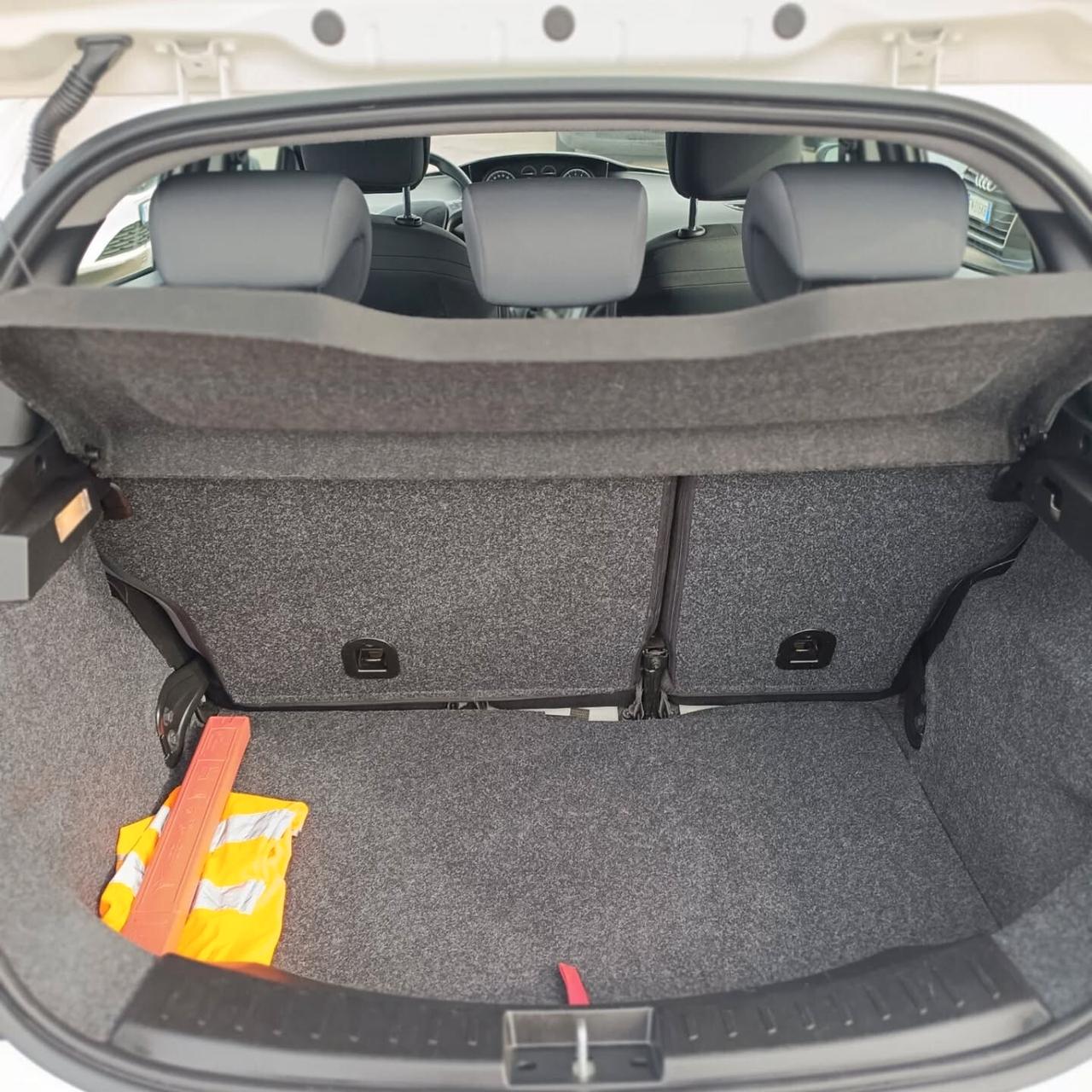 Lancia Ypsilon 1.0 S&S Hybrid Ecochic Silver IVA ESPOSTA