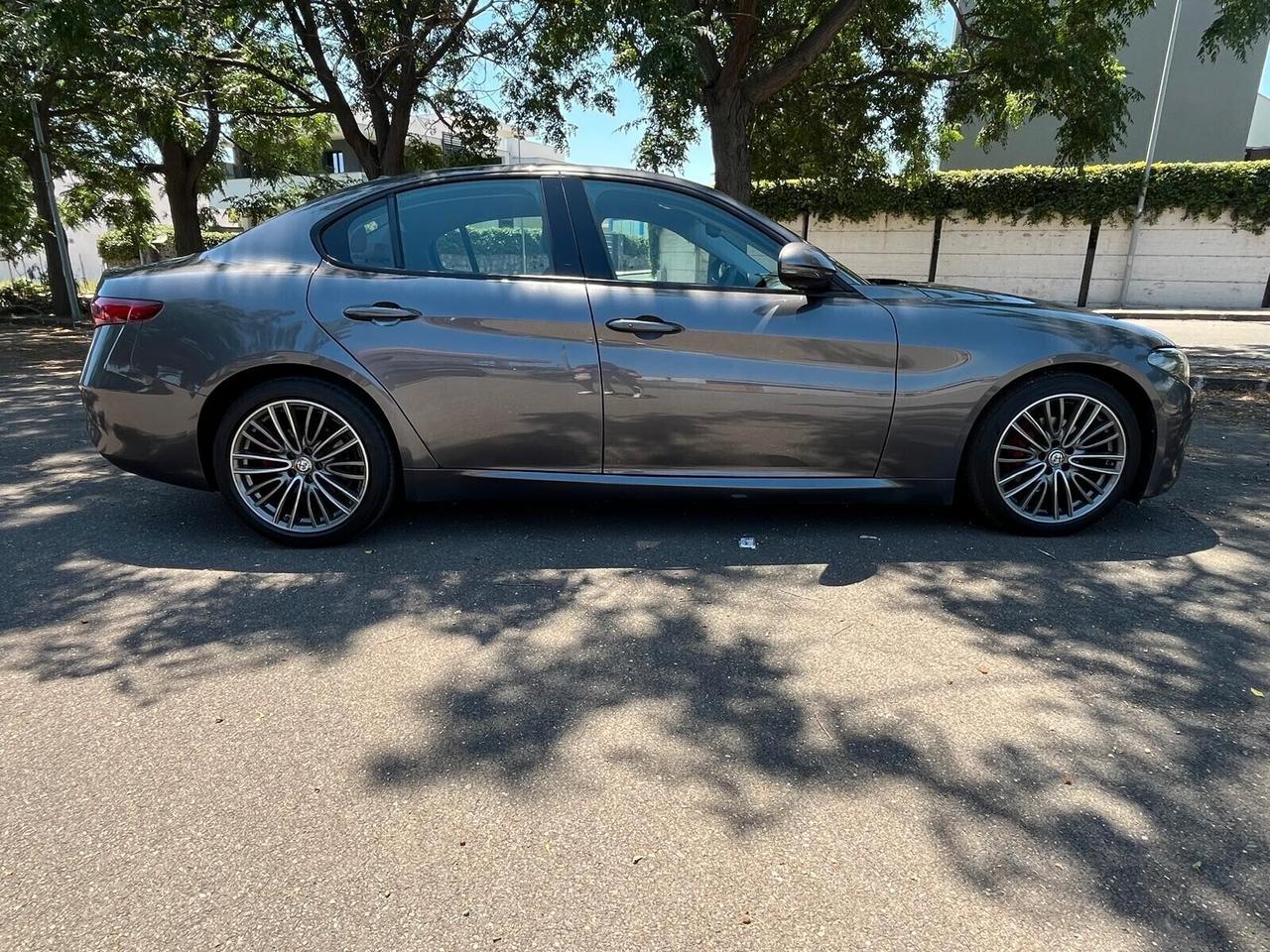 Alfa Romeo Giulia 2.2 Turbodiesel 180 CV Super FULL PELLE