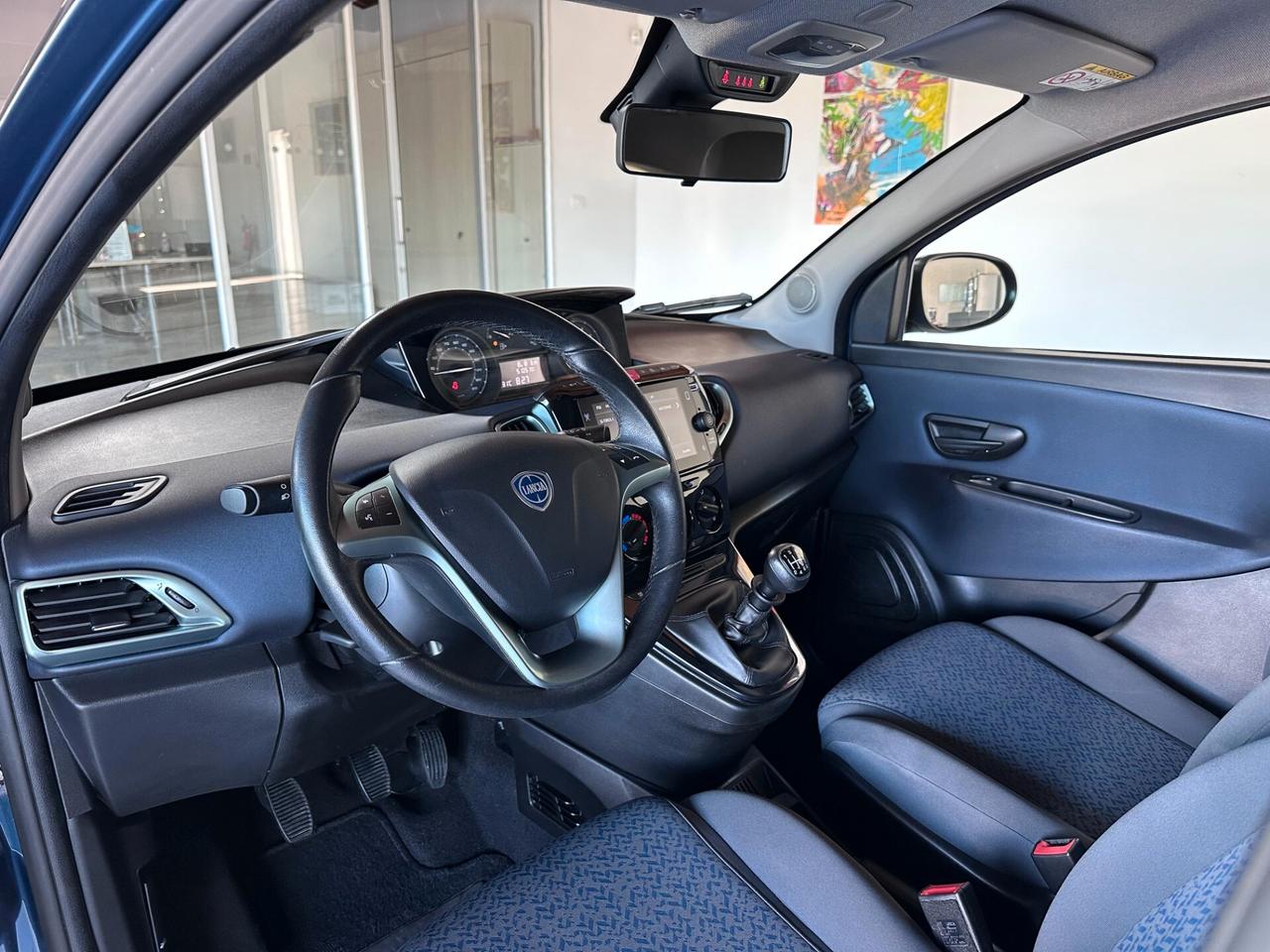 Lancia Ypsilon 1.0 FireFly 5 porte S&S Hybrid Gold