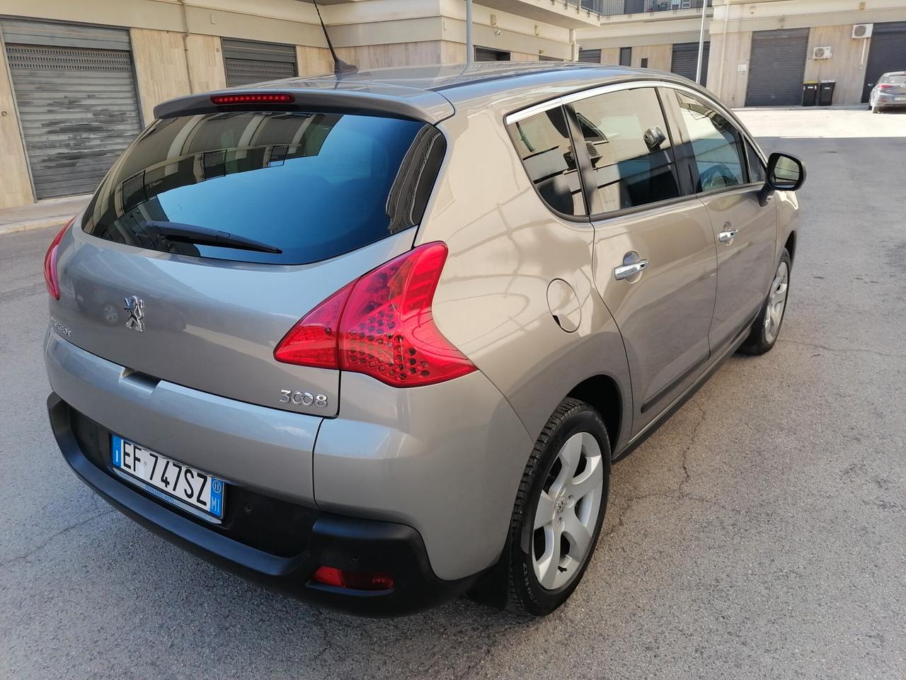 Peugeot 3008 1.6 e-HDi 112CV CAMBIO AUTOMATICO 2011