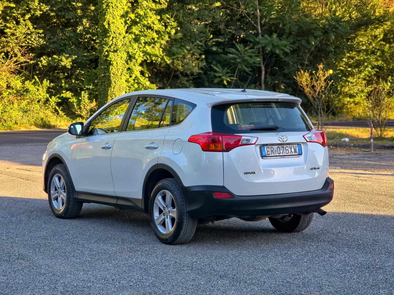 Toyota RAV 4 RAV4 2.0 D-4D 2WD CV-124 E5B Manuale NEO 2013