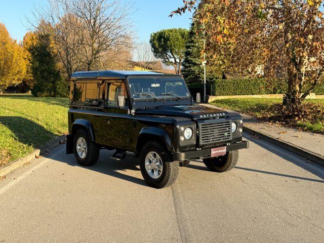 LAND ROVER Defender 90 2.2 TD4 Station Wagon S