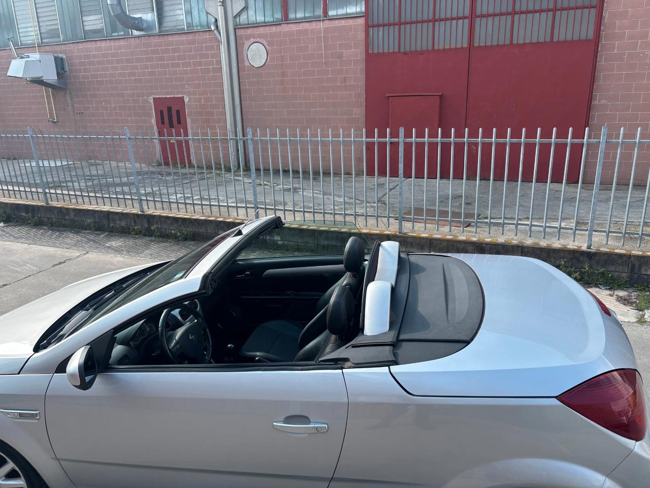 Opel Tigra TwinTop 1.4 16V Sport