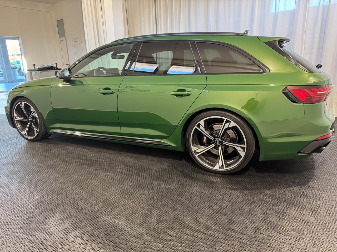 Audi A4 RS 4 Avant