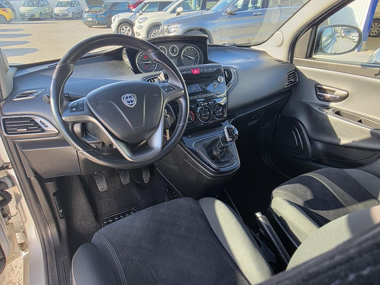 Lancia Ypsilon 1.2 69 CV 5 porte S&S Gold