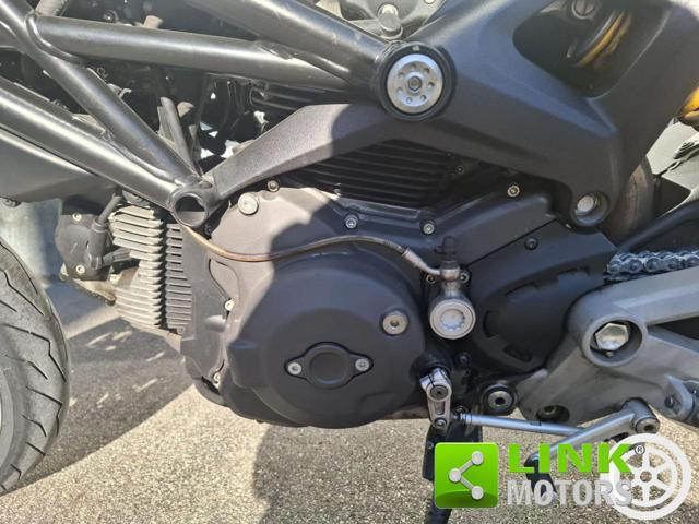 DUCATI Monster 696 MONSTER 696