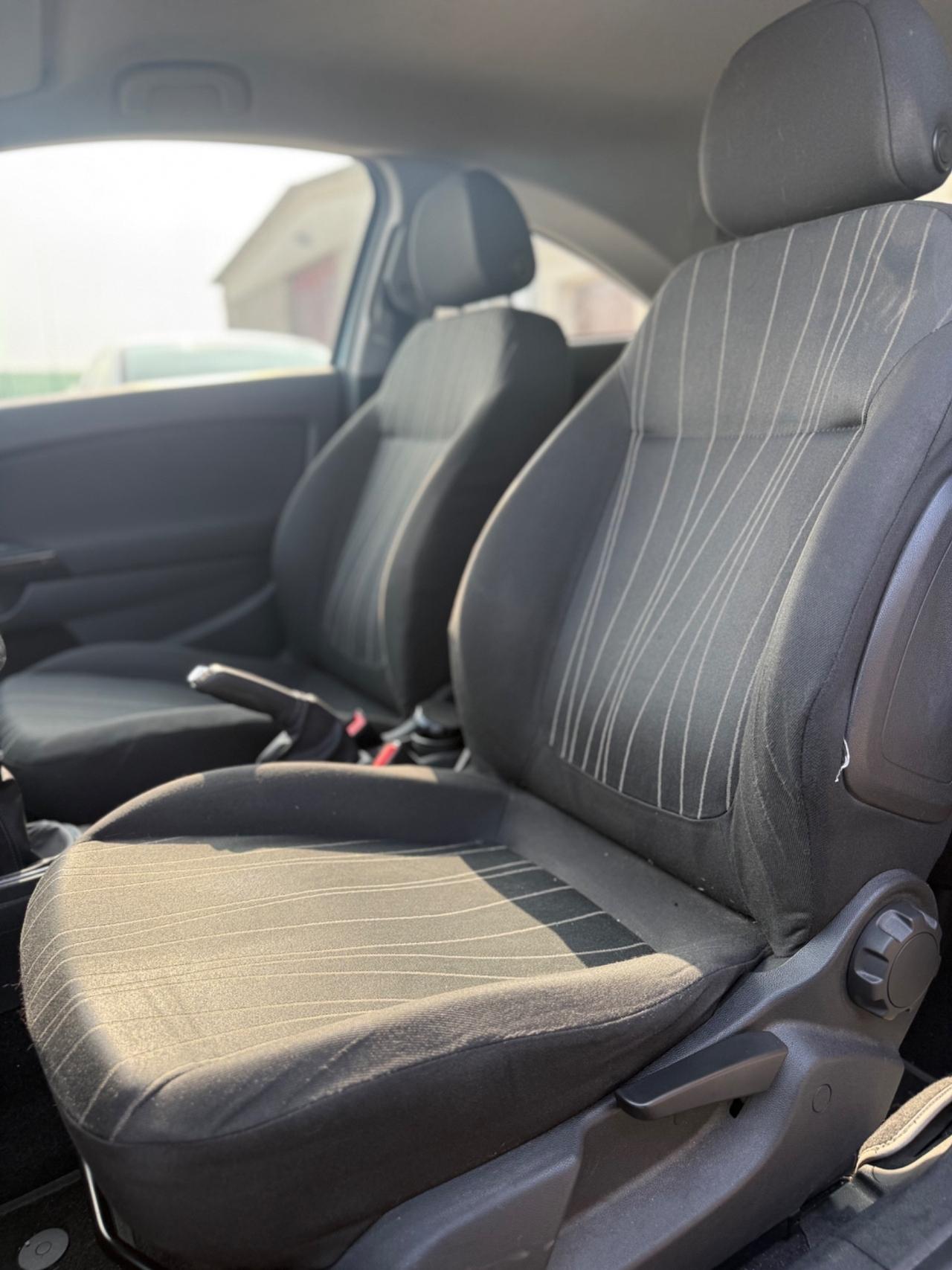 Opel Corsa 1.2 3 porte Sport