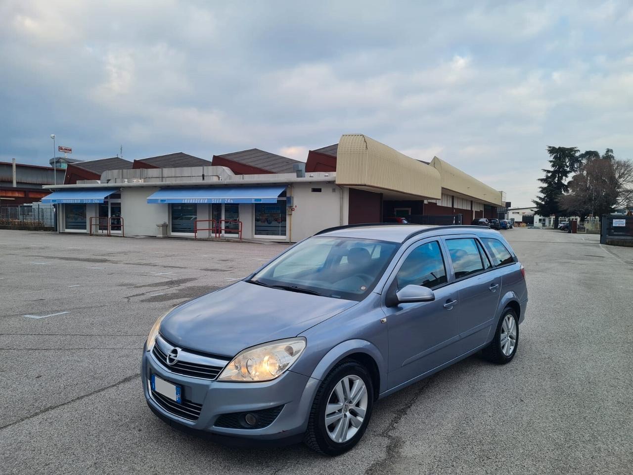 Opel Astra 1.6i GPL Cosmo LEGGI BENE