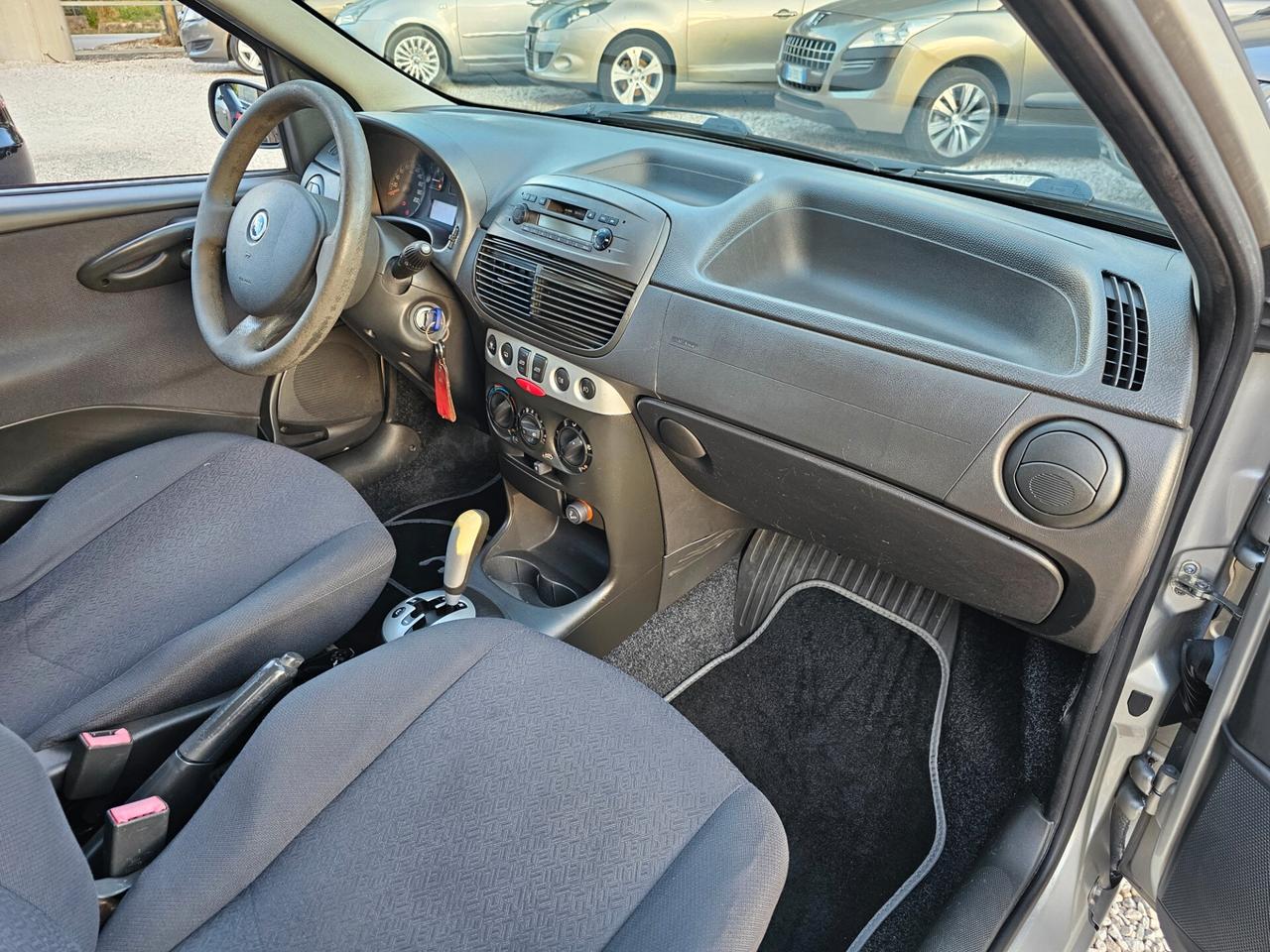Fiat Punto 1.2i cat 5 porte EL cambio automatico soli 100000km