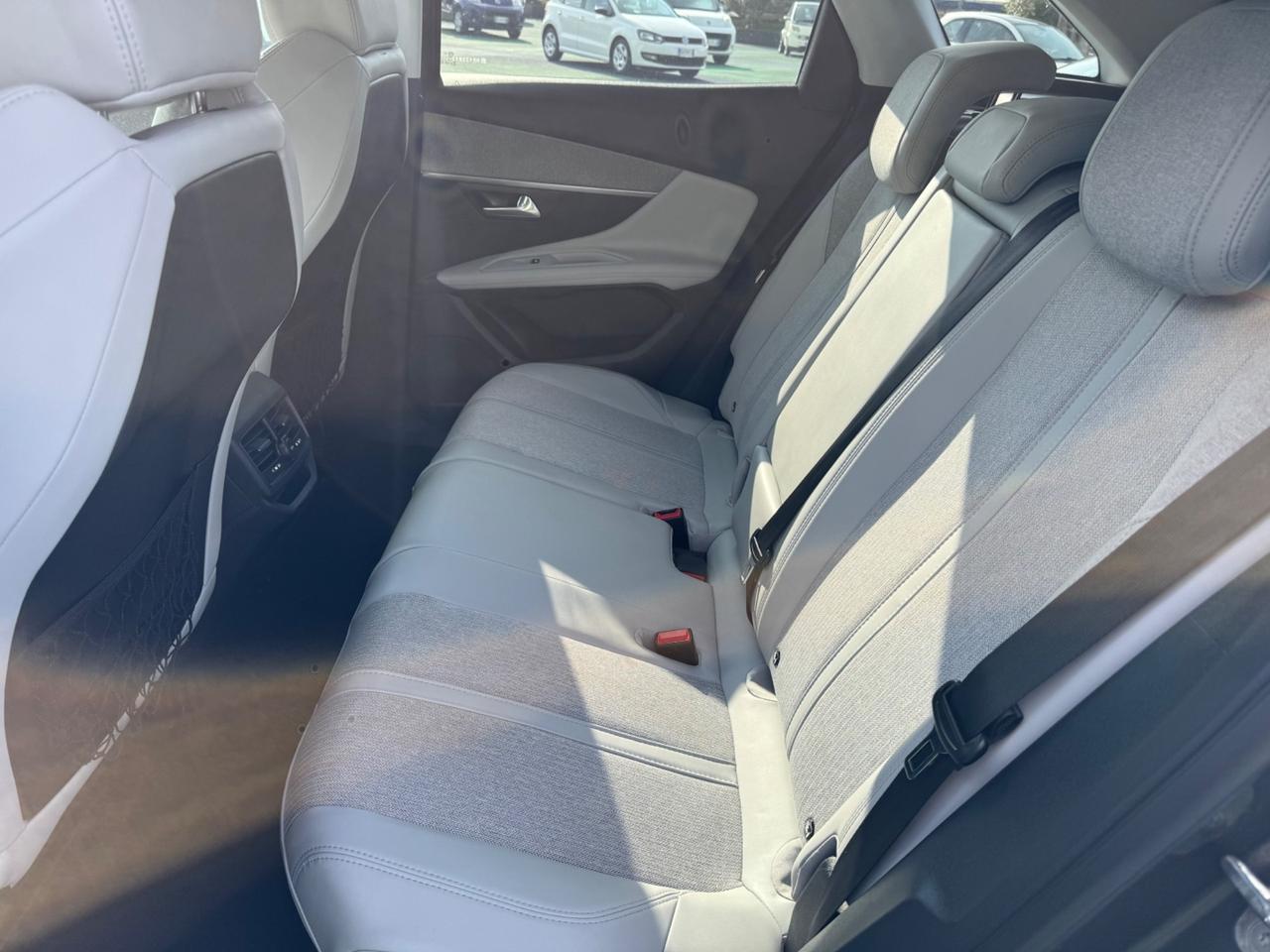 Peugeot 3008 BlueHDi 120 S&S EAT6 Business