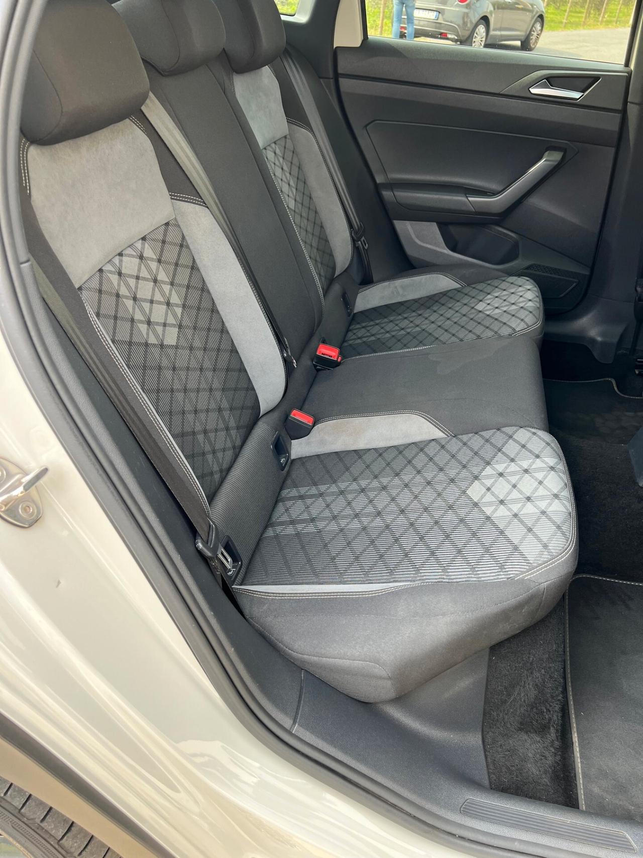 Volkswagen Taigo 1.5 TSI ACT 150 CV DSG R-Line