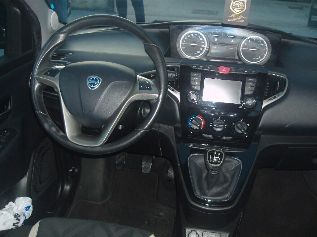 Lancia Ypsilon 1.2 69 CV Gold - 2016