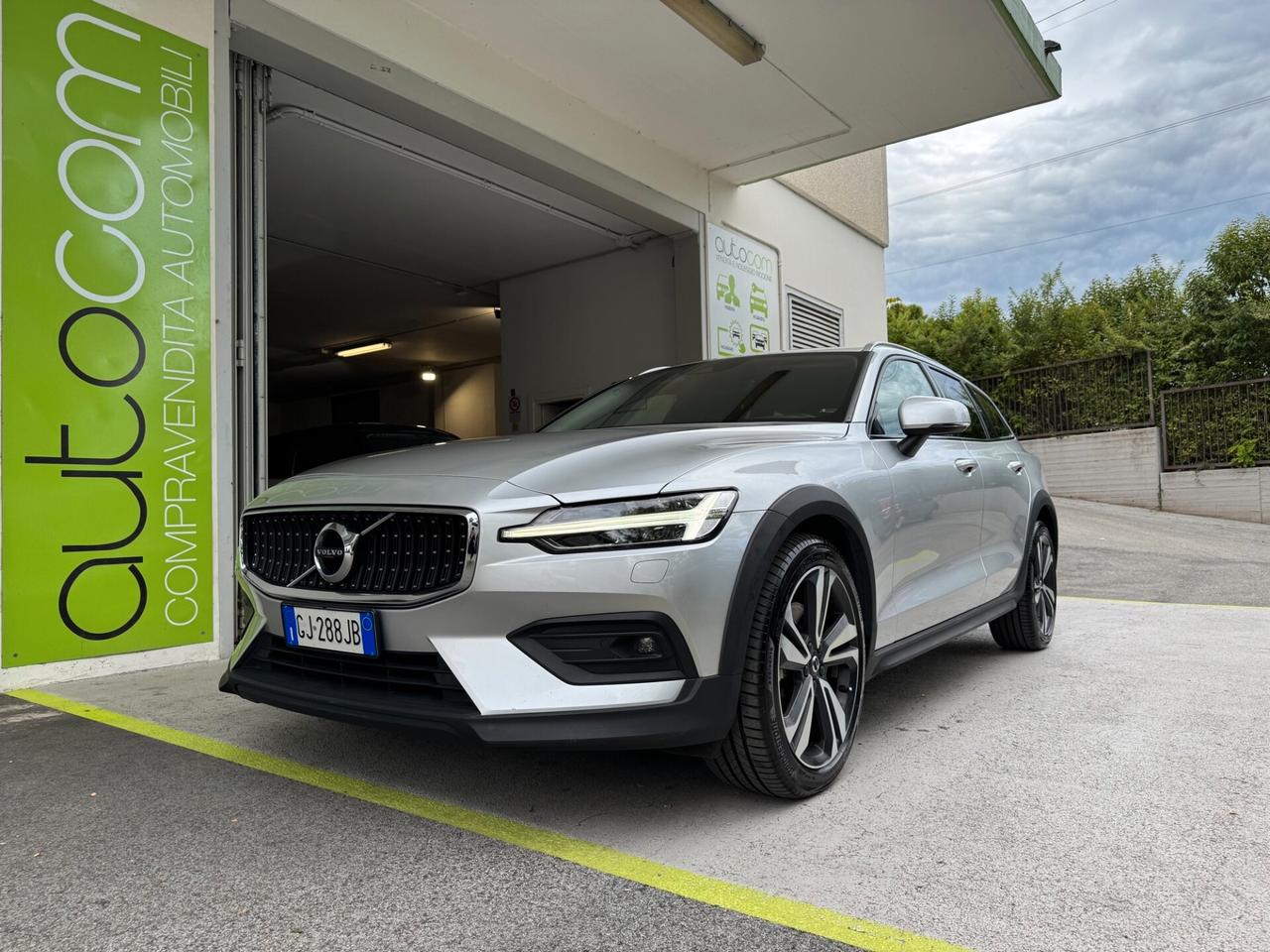 Volvo V60 CC 2.0b4 AWD GEARTRONIC GARANZIA 24 MESI
