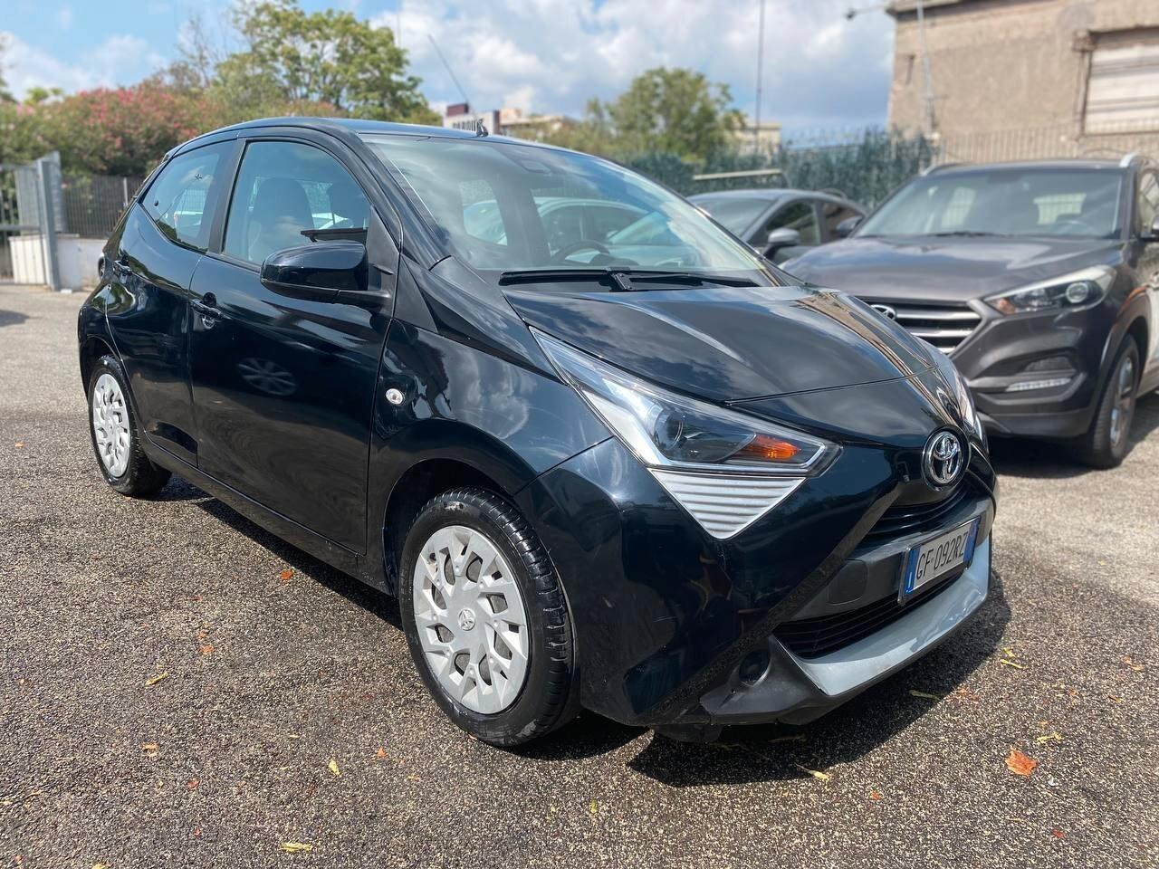 Toyota Aygo Connect 1.0 VVT-i 72 CV 5 porte x-cool