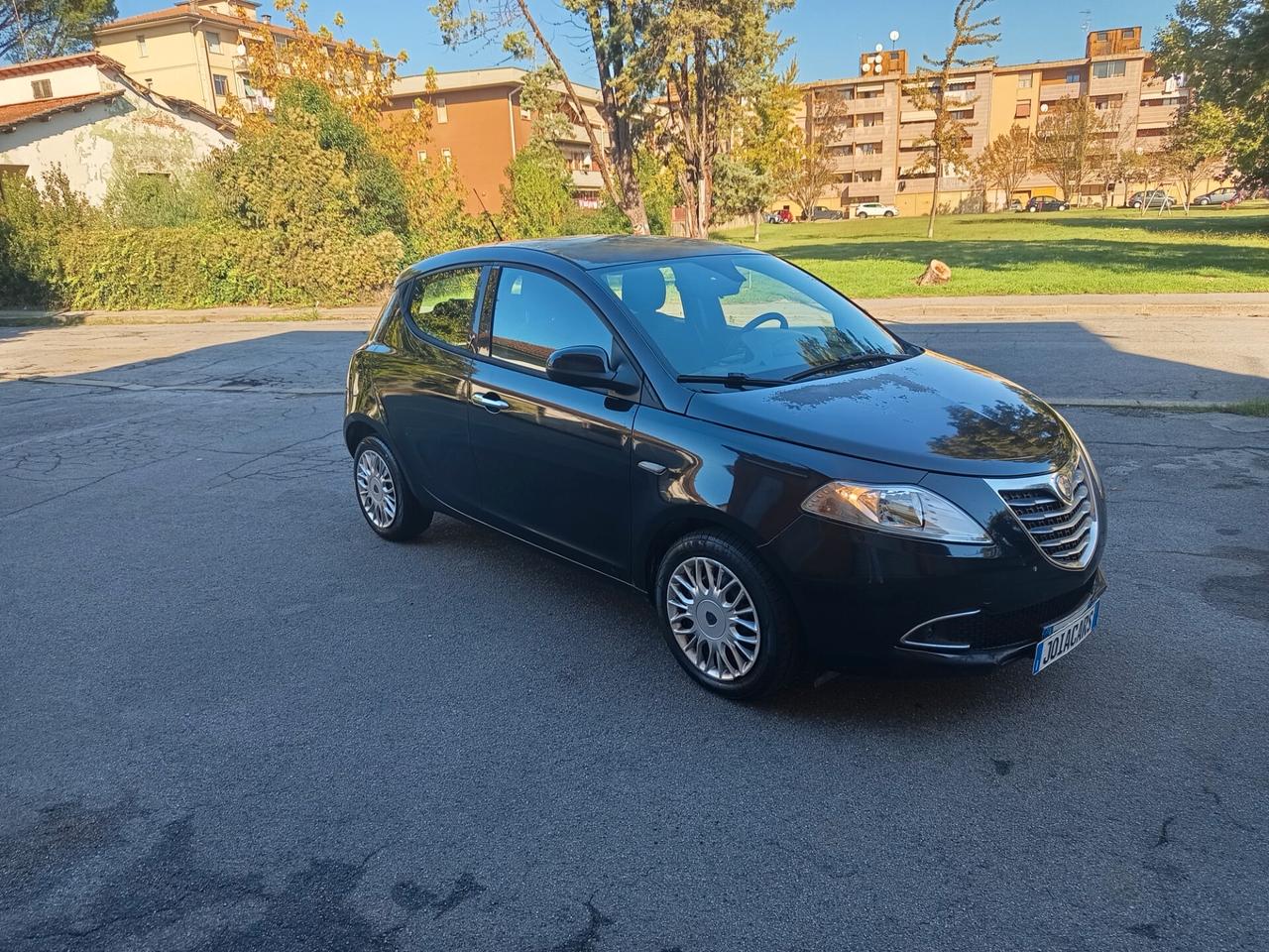 Lancia Ypsilon 1.2 69 CV 5 porte S&S Platinum