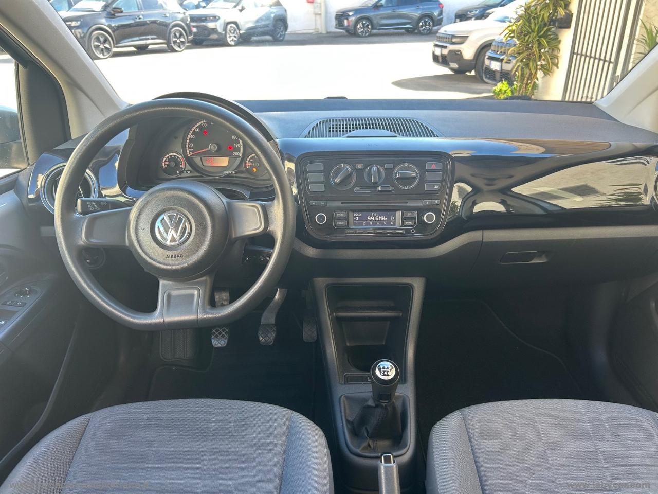 VOLKSWAGEN 1.0 5p. club up!