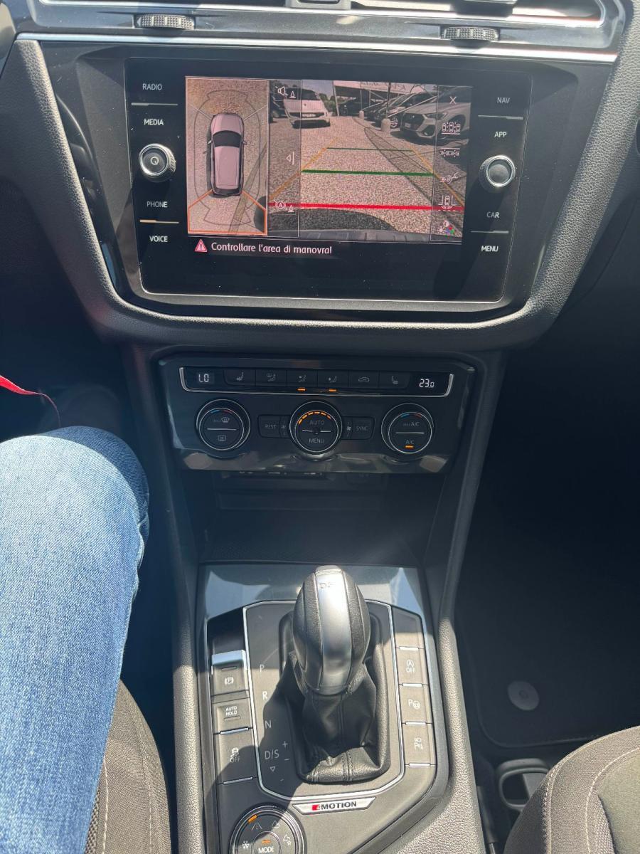 VOLKSWAGEN - Tiguan - 2.0 TDI DSG 4MOTION R-LINE