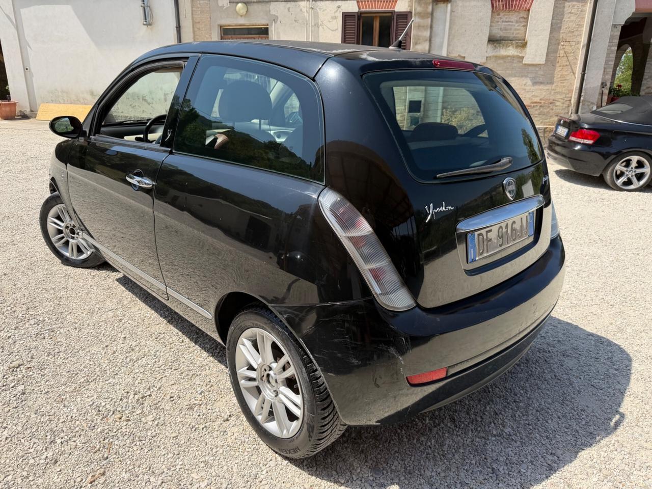 Lancia Ypsilon 1.3 MJT 90 CV Platino