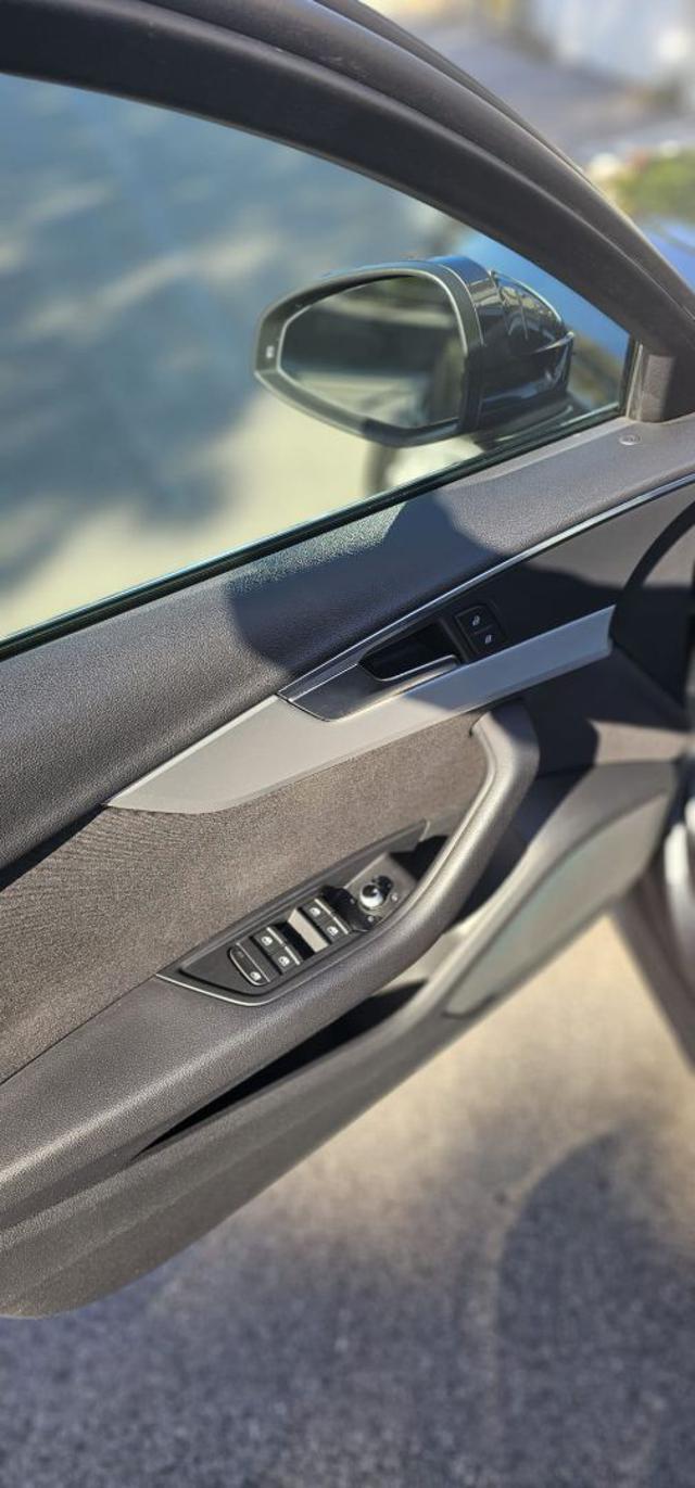 AUDI A4 Avant 35 TDI/163 CV S tronic S line edition